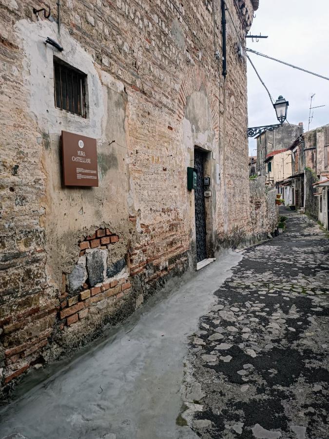 La Casetta Nelle Mura Terracina Eksteriør bilde