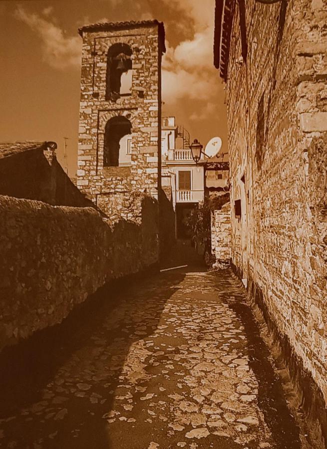 La Casetta Nelle Mura Terracina Eksteriør bilde