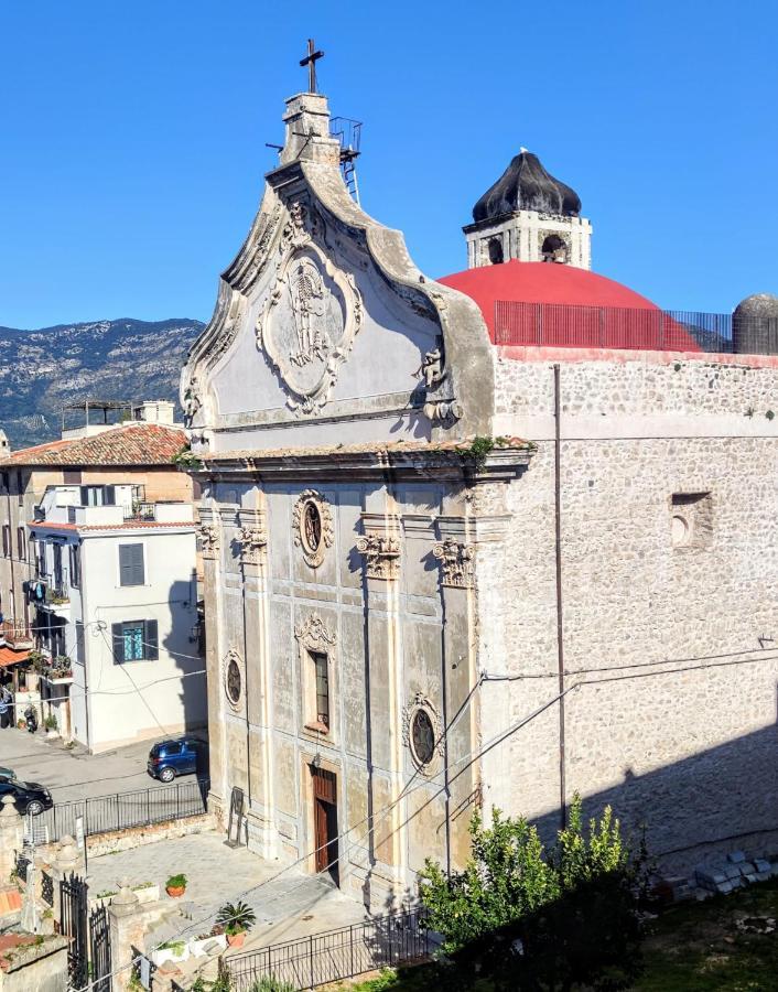 La Casetta Nelle Mura Terracina Eksteriør bilde