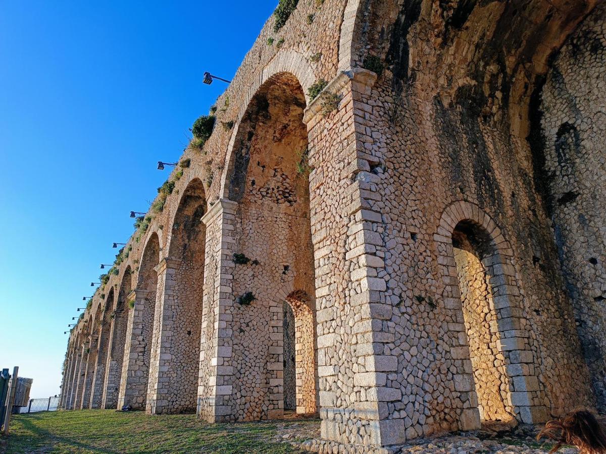La Casetta Nelle Mura Terracina Eksteriør bilde
