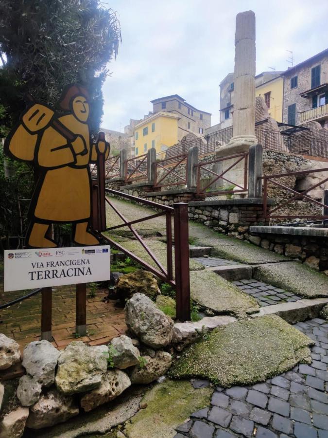 La Casetta Nelle Mura Terracina Eksteriør bilde