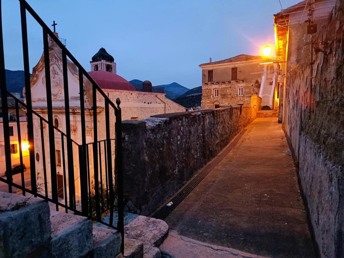 La Casetta Nelle Mura Terracina Eksteriør bilde